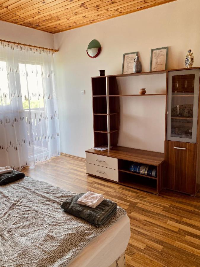 Viztuekoer Apartman ตีฮานี ภายนอก รูปภาพ