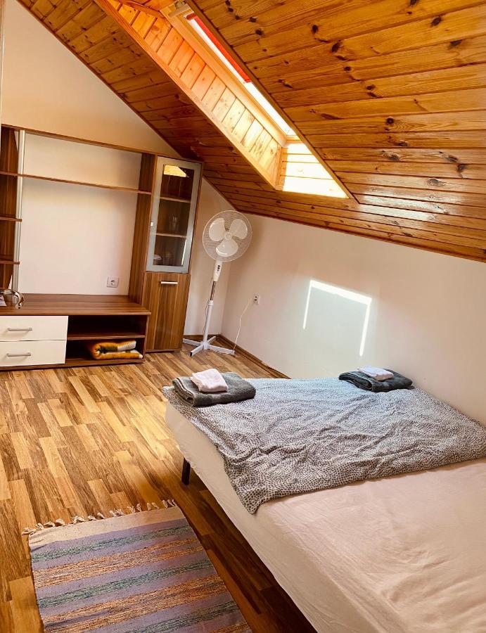 Viztuekoer Apartman ตีฮานี ภายนอก รูปภาพ