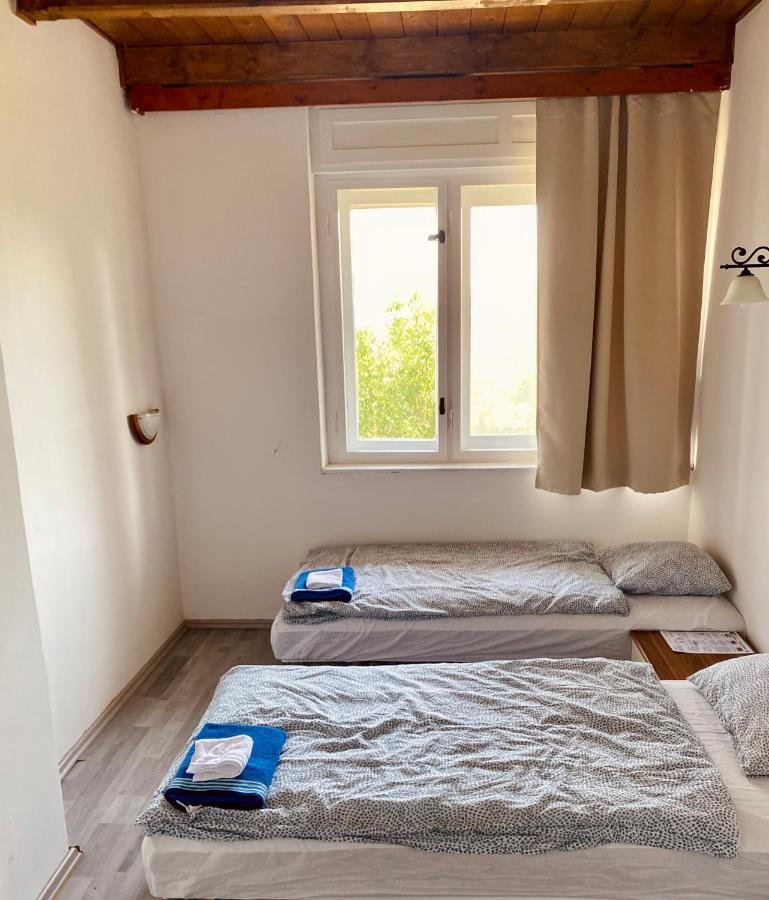 Viztuekoer Apartman ตีฮานี ภายนอก รูปภาพ